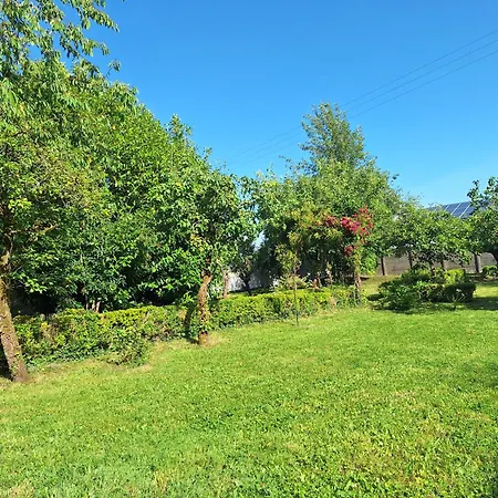 Le Petit Chateau Saint-Cyr-en-Pail