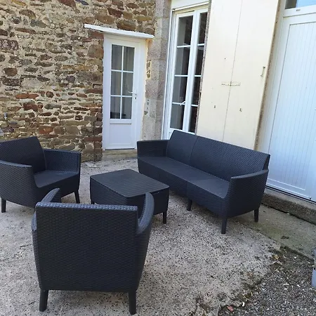 Le Petit Chateau Nyaraló Saint-Cyr-en-Pail